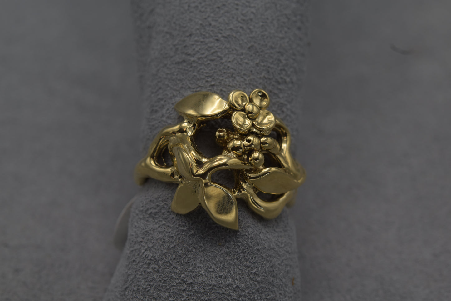 Flower and Leaves Ring