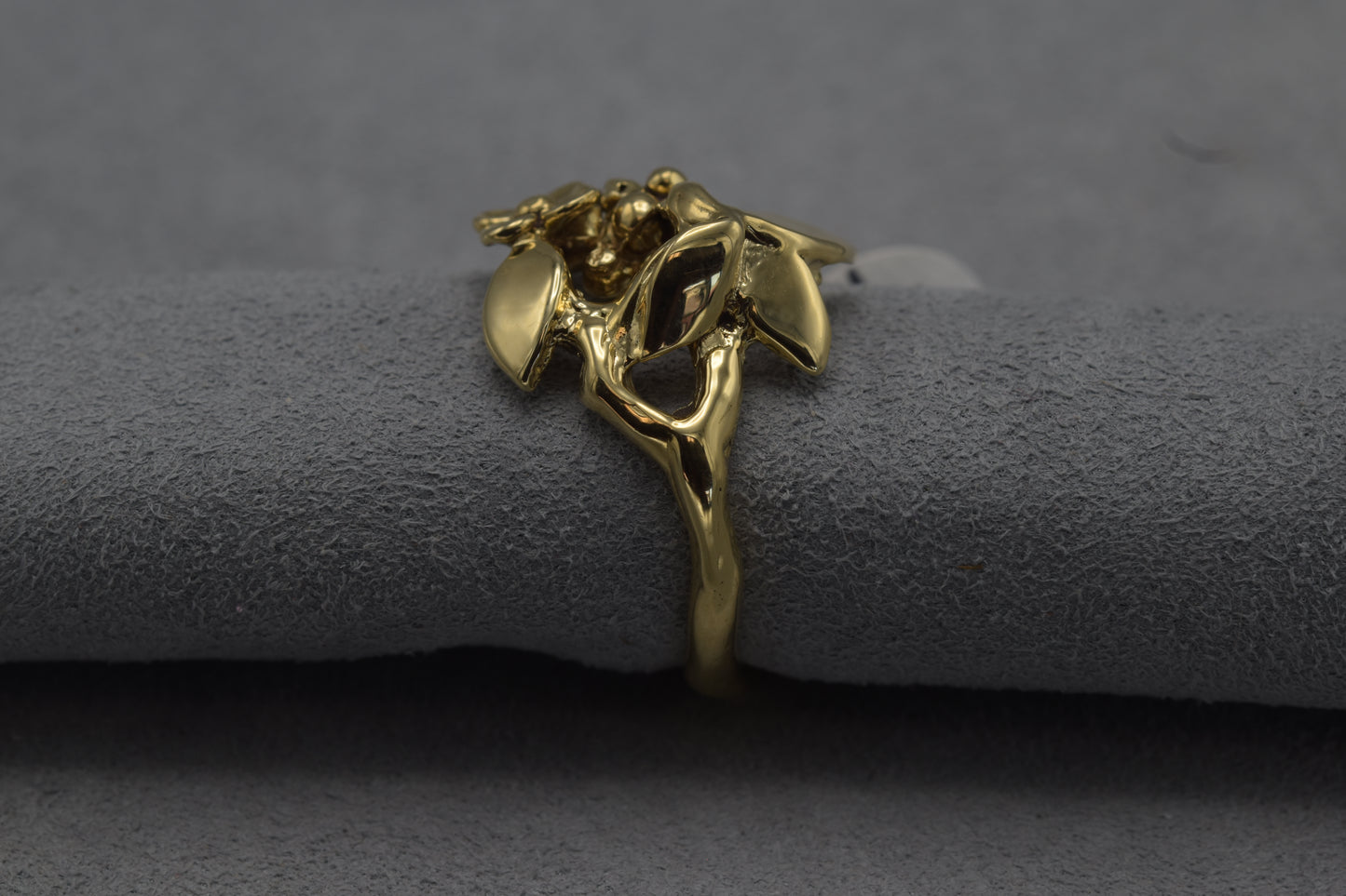 Flower and Leaves Ring