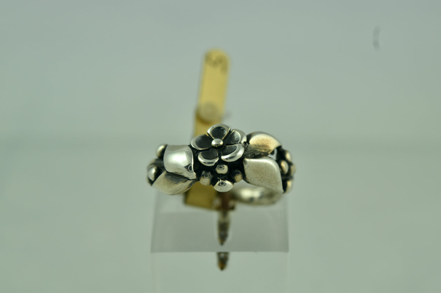 Tiny Flower Ring