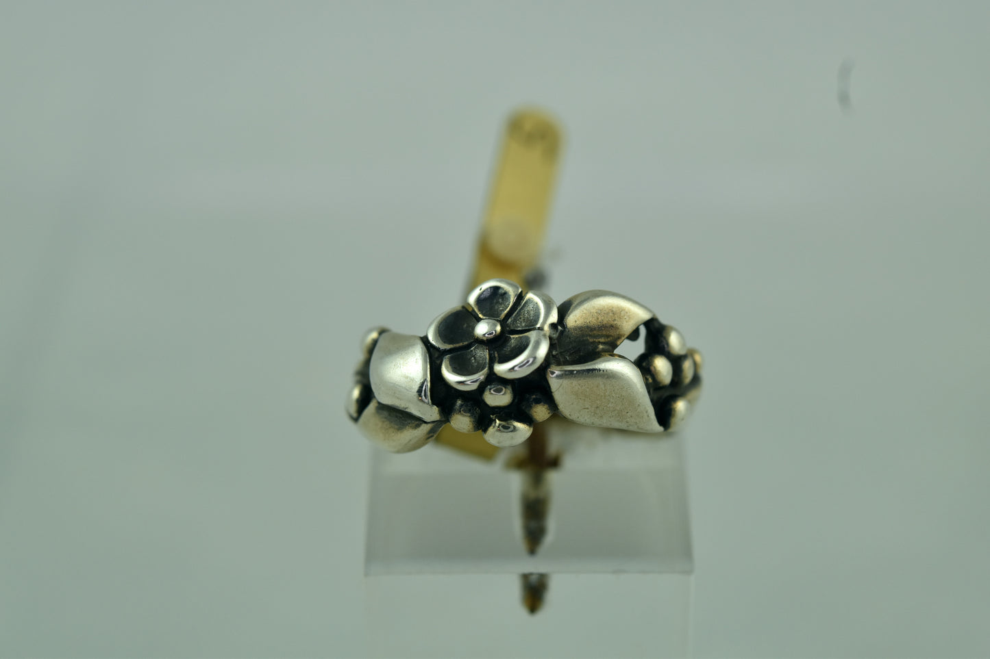 Tiny Flower Ring