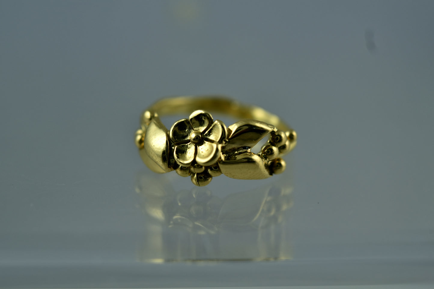 Tiny Flower Ring