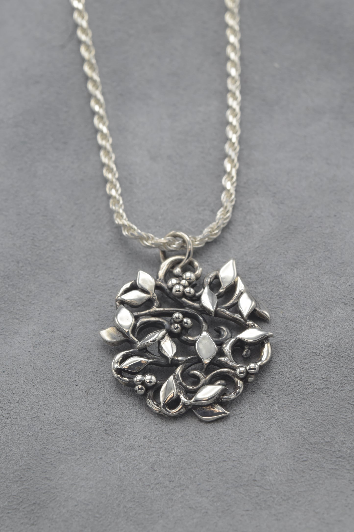 Leafy Pendant